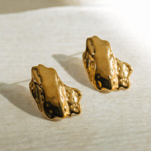 Pendientes dorados orgánicos