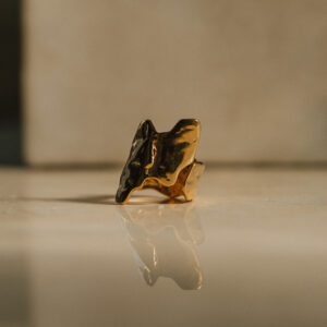 Anillo lámina dorada irregular